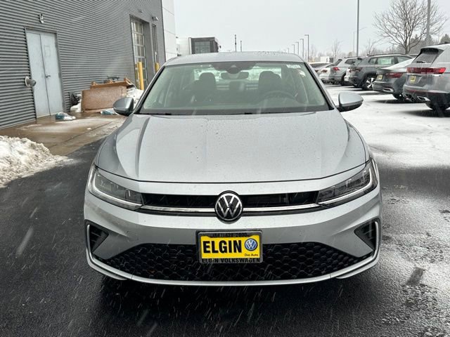 Certified 2025 Volkswagen Jetta SE image 2