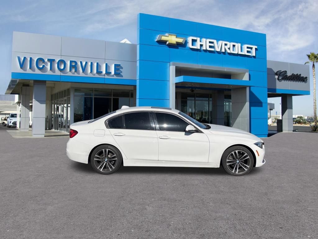 Used 2018 BMW 330i Sedan RWD image 4