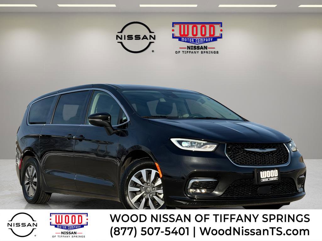 Used 2023 Chrysler Pacifica Touring-L