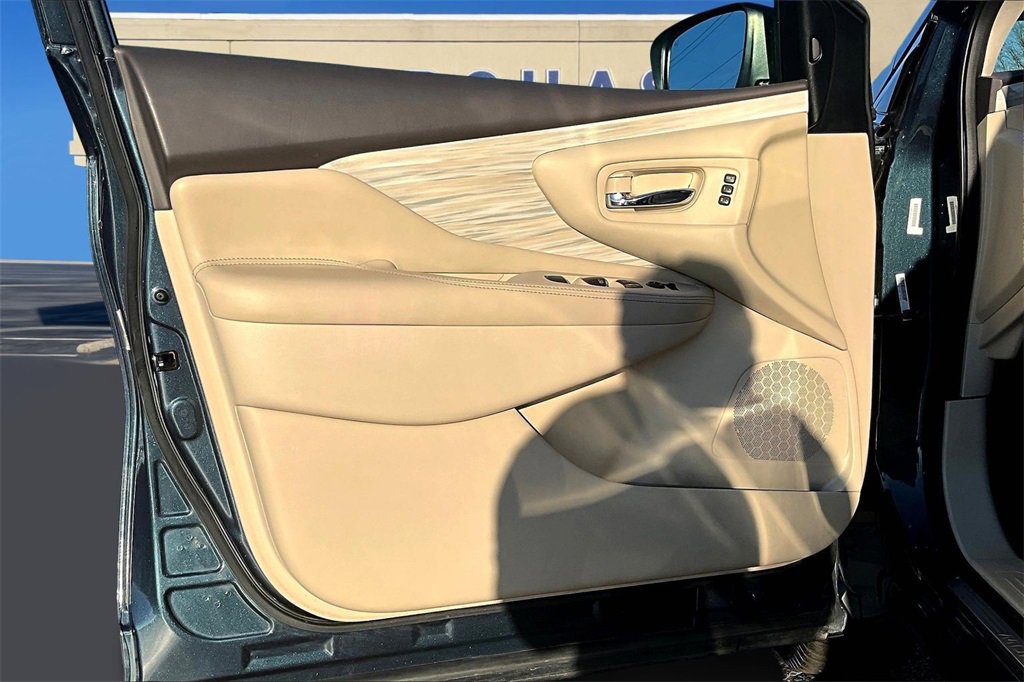 Used 2018 Nissan Murano Platinum image 19