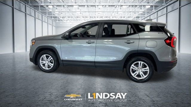 Used 2024 GMC Terrain SLE image 7