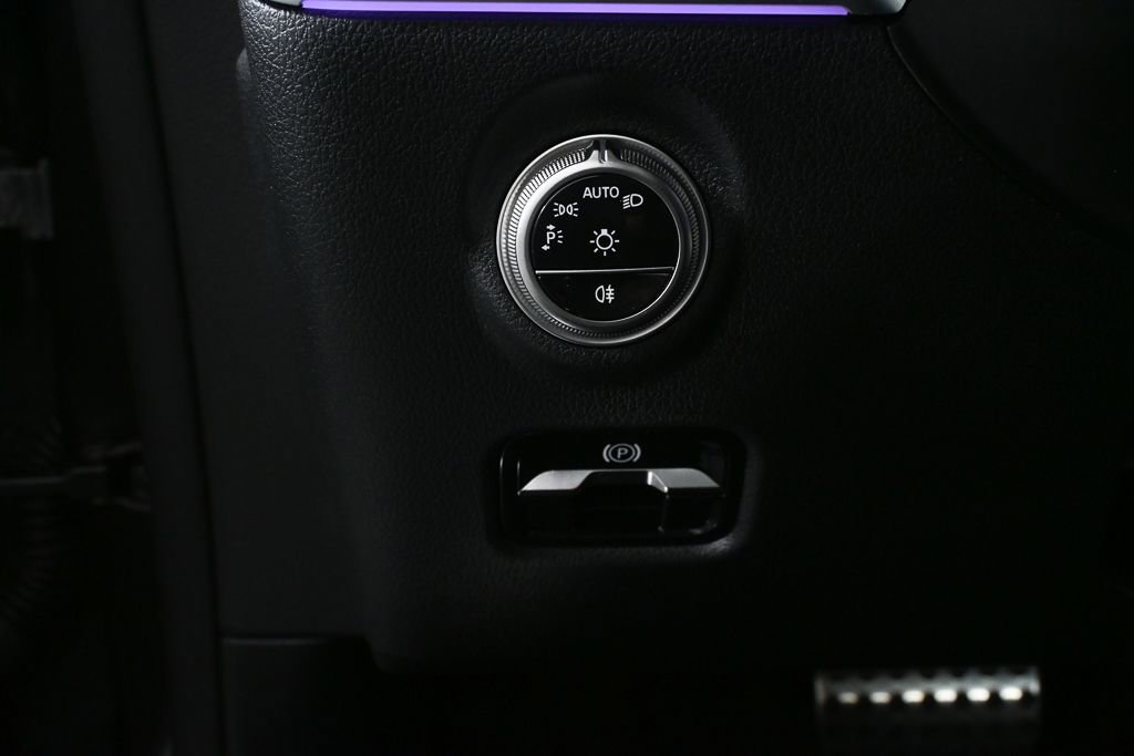 Certified 2026 Mercedes-Benz CLE 300 4MATIC Coupe image 9