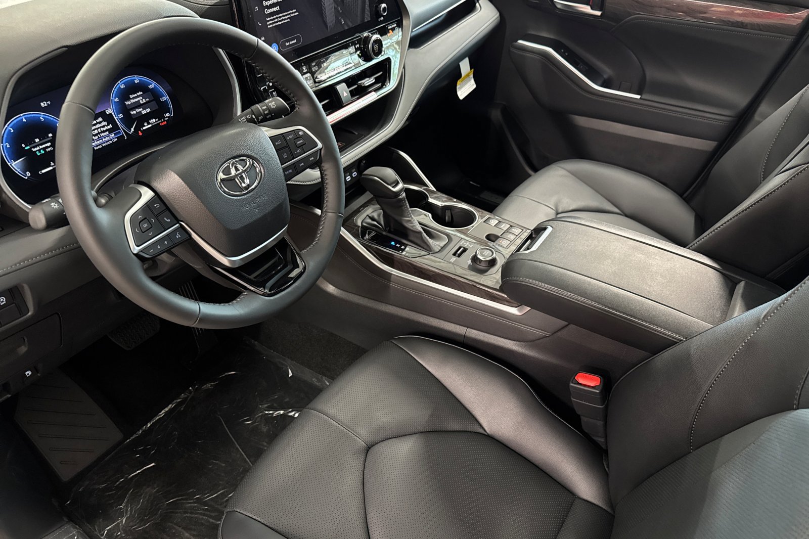 New 2026 Toyota Highlander Limited AWD/4WD image 10