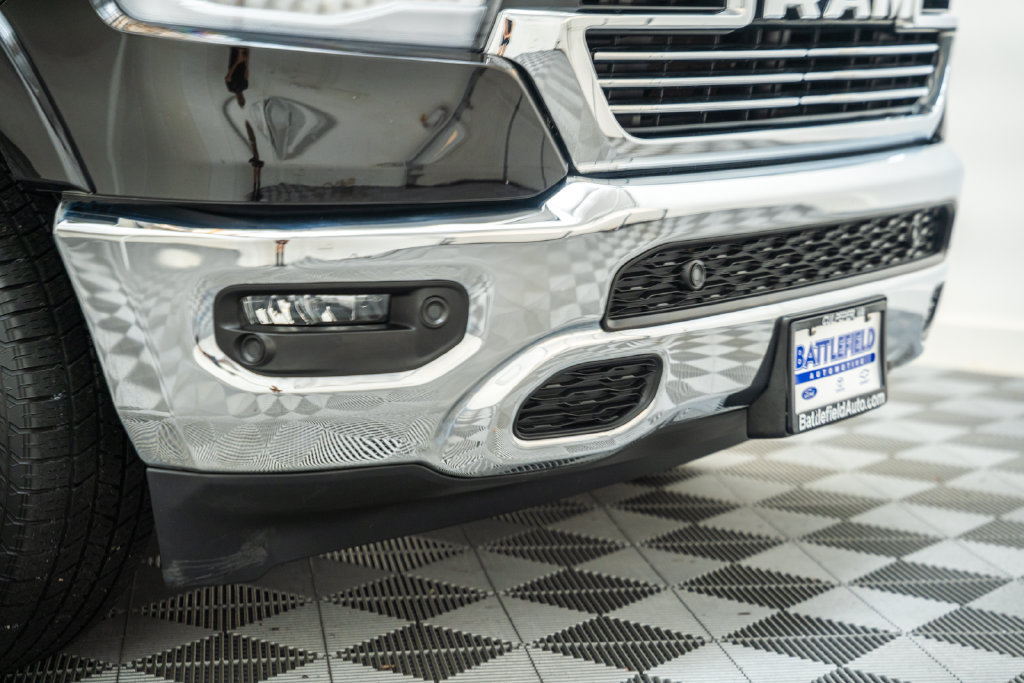Used 2020 RAM 1500 Laramie AWD/4WD image 17
