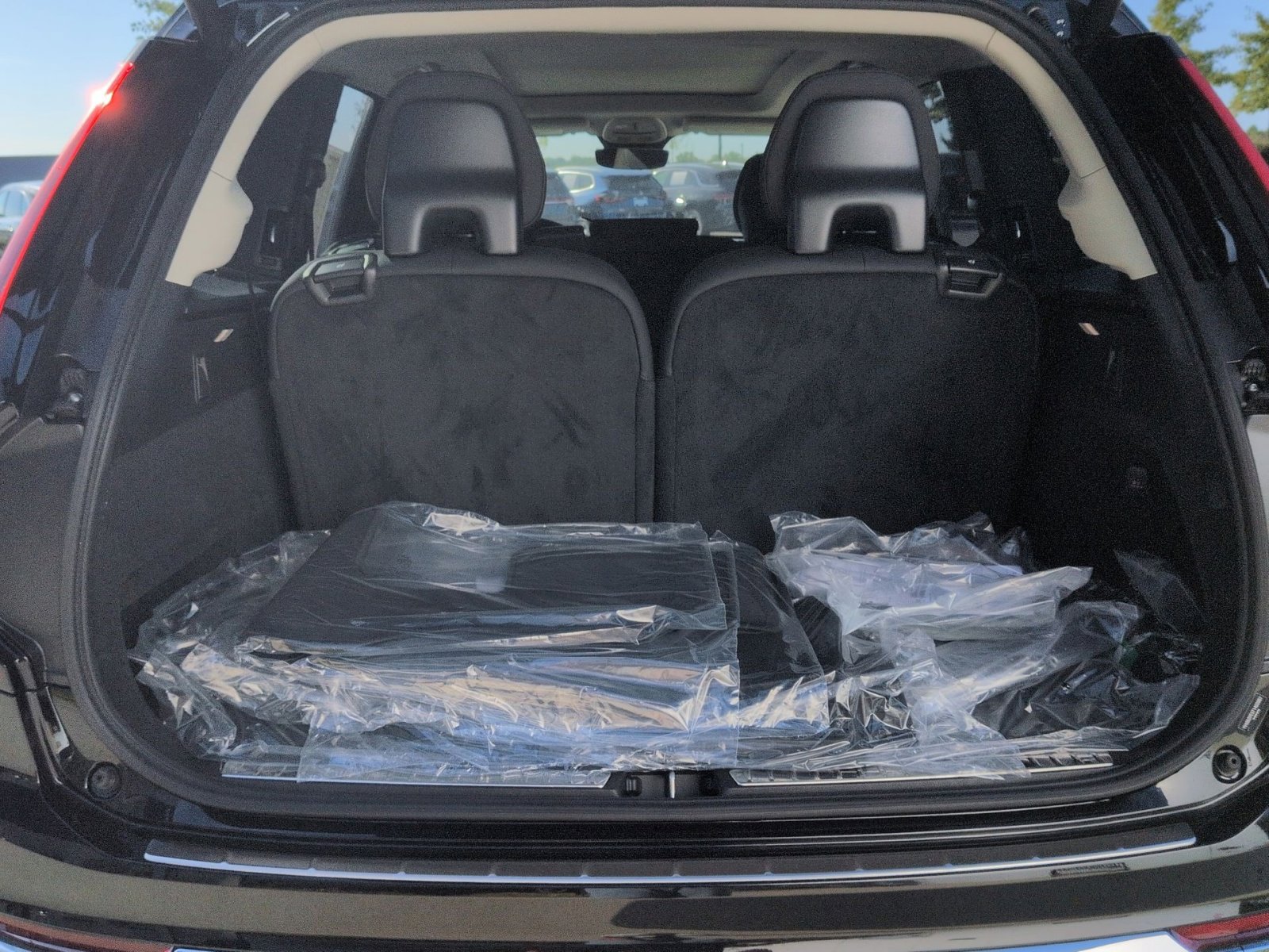 New 2026 Volvo XC90 B6 Plus w/ Protection Package Premier image 27