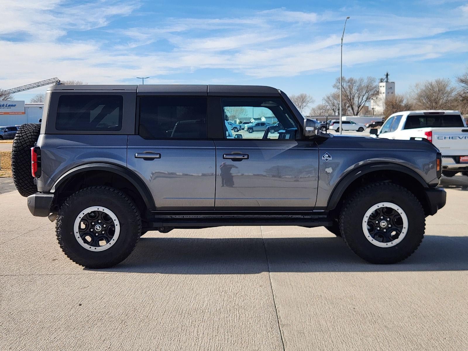 Used 2023 Ford Bronco Outer Banks w/ Sasquatch Package AWD/4WD image 5