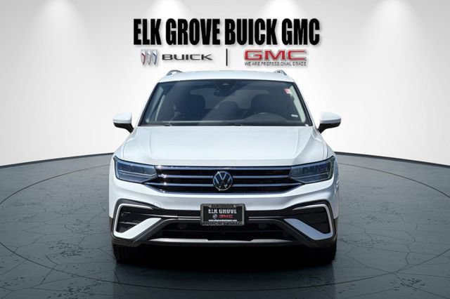 Used 2024 Volkswagen Tiguan SE AWD/4WD image 9