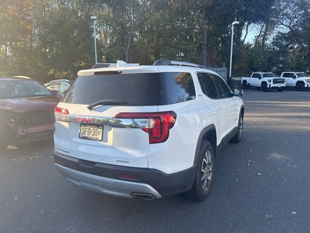 Used 2023 GMC Acadia SLE w/ Driver Convenience Package image 3