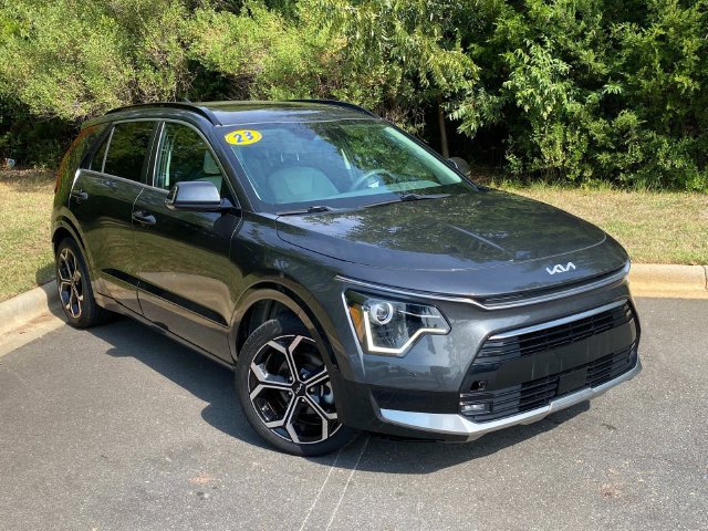 Used 2023 Kia Niro EX Touring FWD image 1