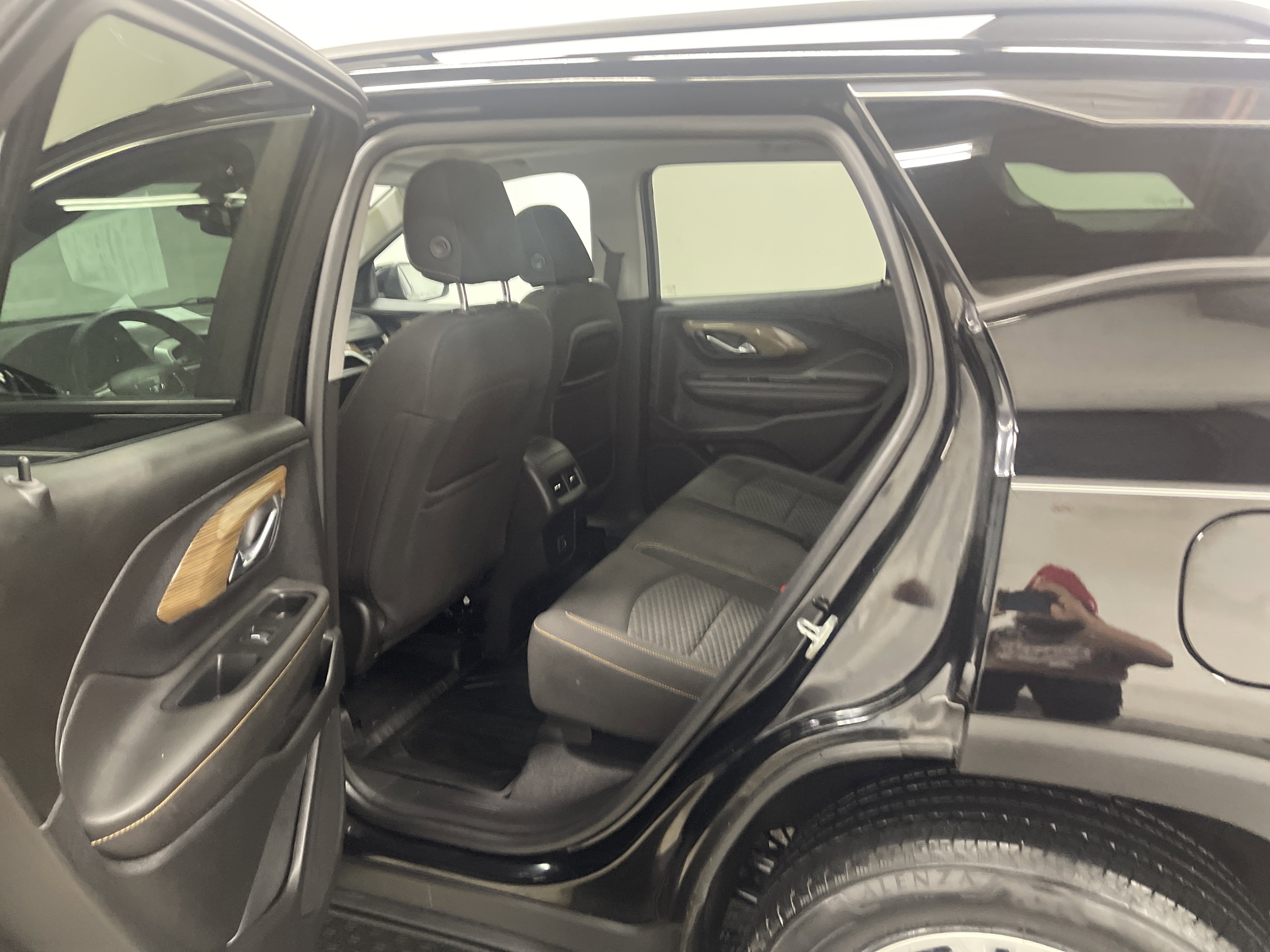 Used 2021 GMC Terrain SLE w/ Driver Convenience Package image 13