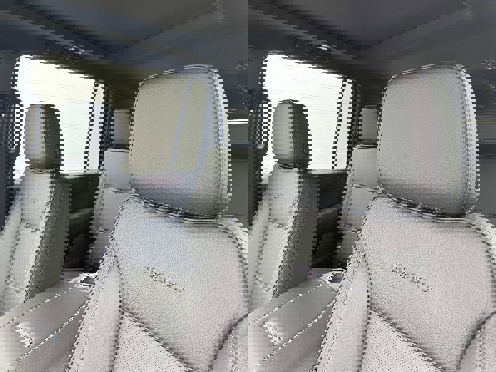 New 2026 GMC Yukon XL Denali w/ Sun & Power Step Package image 21