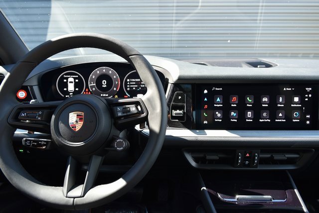 Certified 2025 Porsche Cayenne image 20