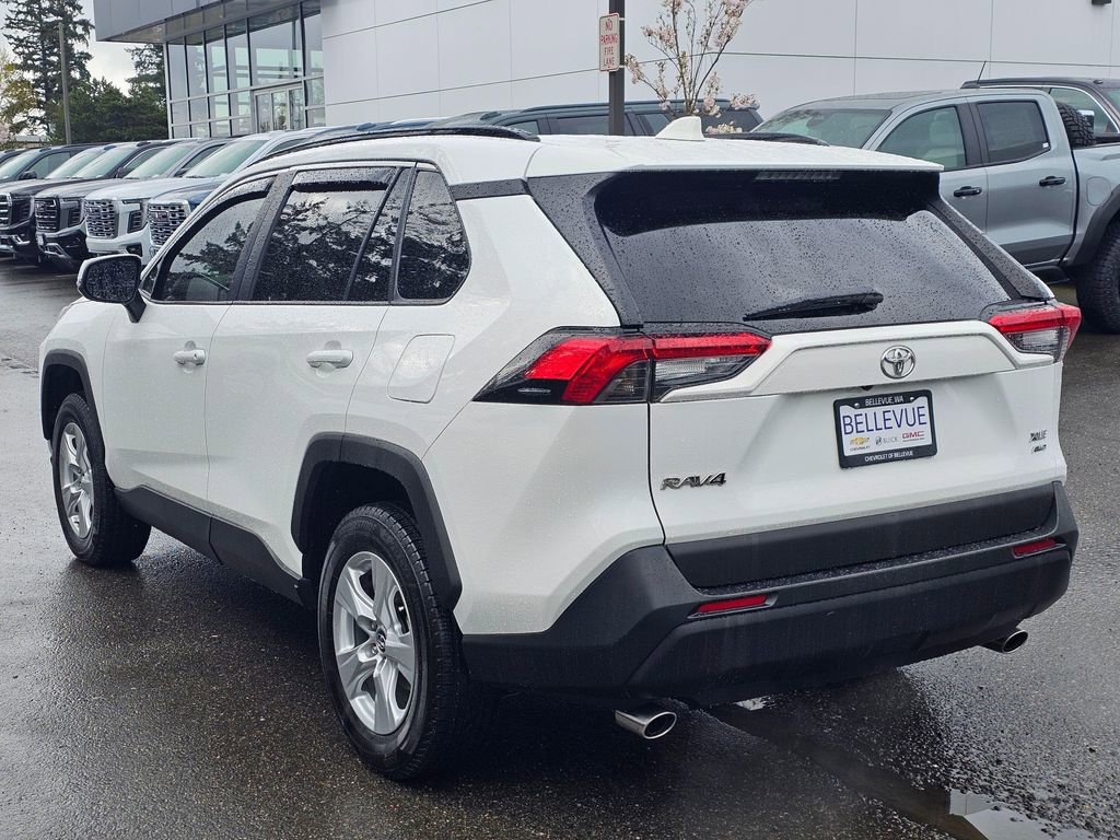 Used 2020 Toyota RAV4 XLE w/ Convenience Package AWD/4WD image 3
