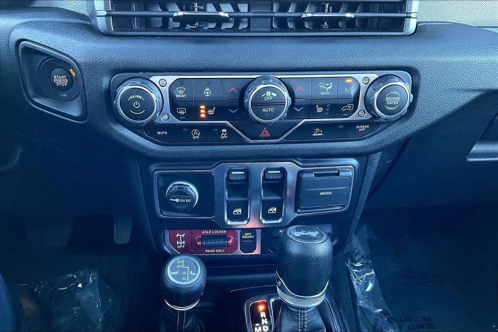 Used 2024 Jeep Wrangler Willys image 16