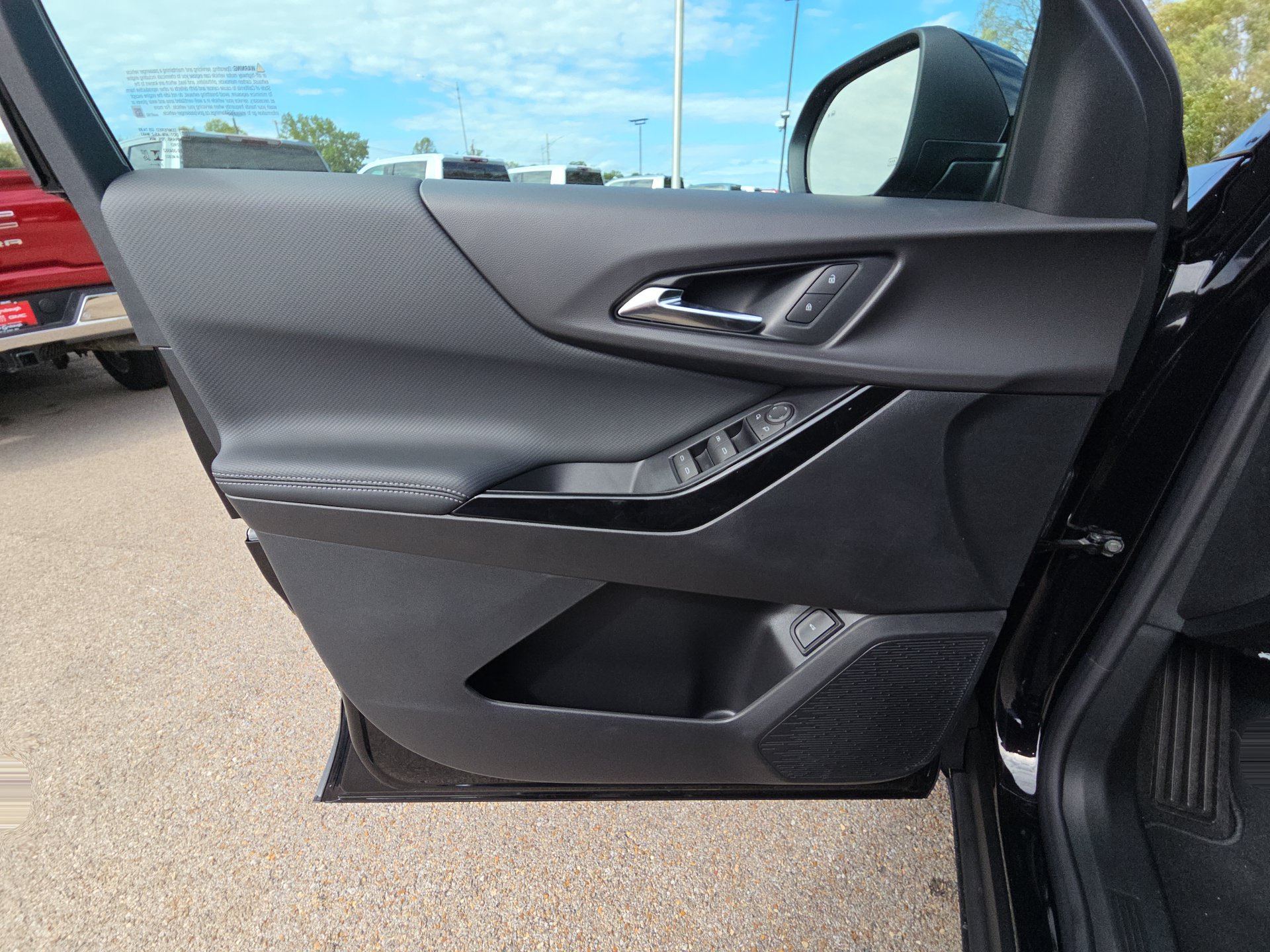 New 2027 Chevrolet Equinox LT w/ Convenience Package II AWD/4WD image 12