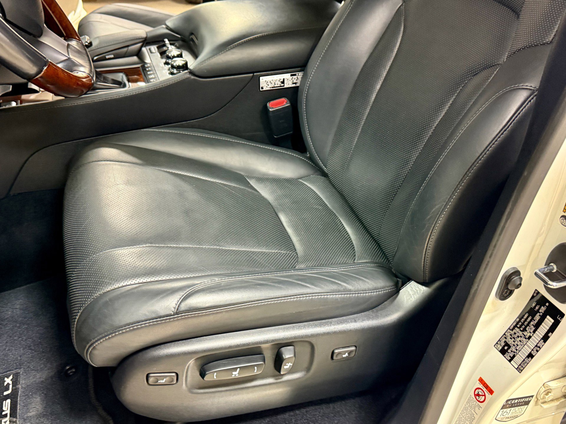 Used 2016 Lexus LX 570 4WD image 22