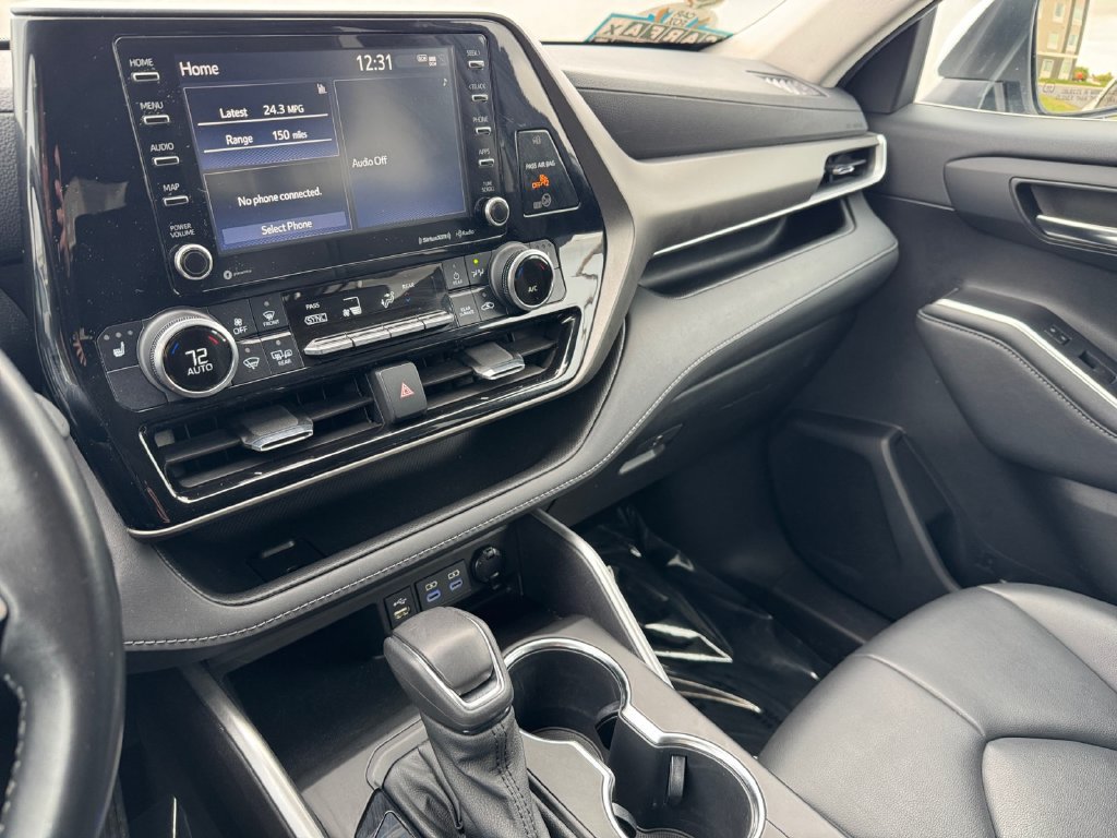 Used 2022 Toyota Highlander XLE AWD/4WD image 29