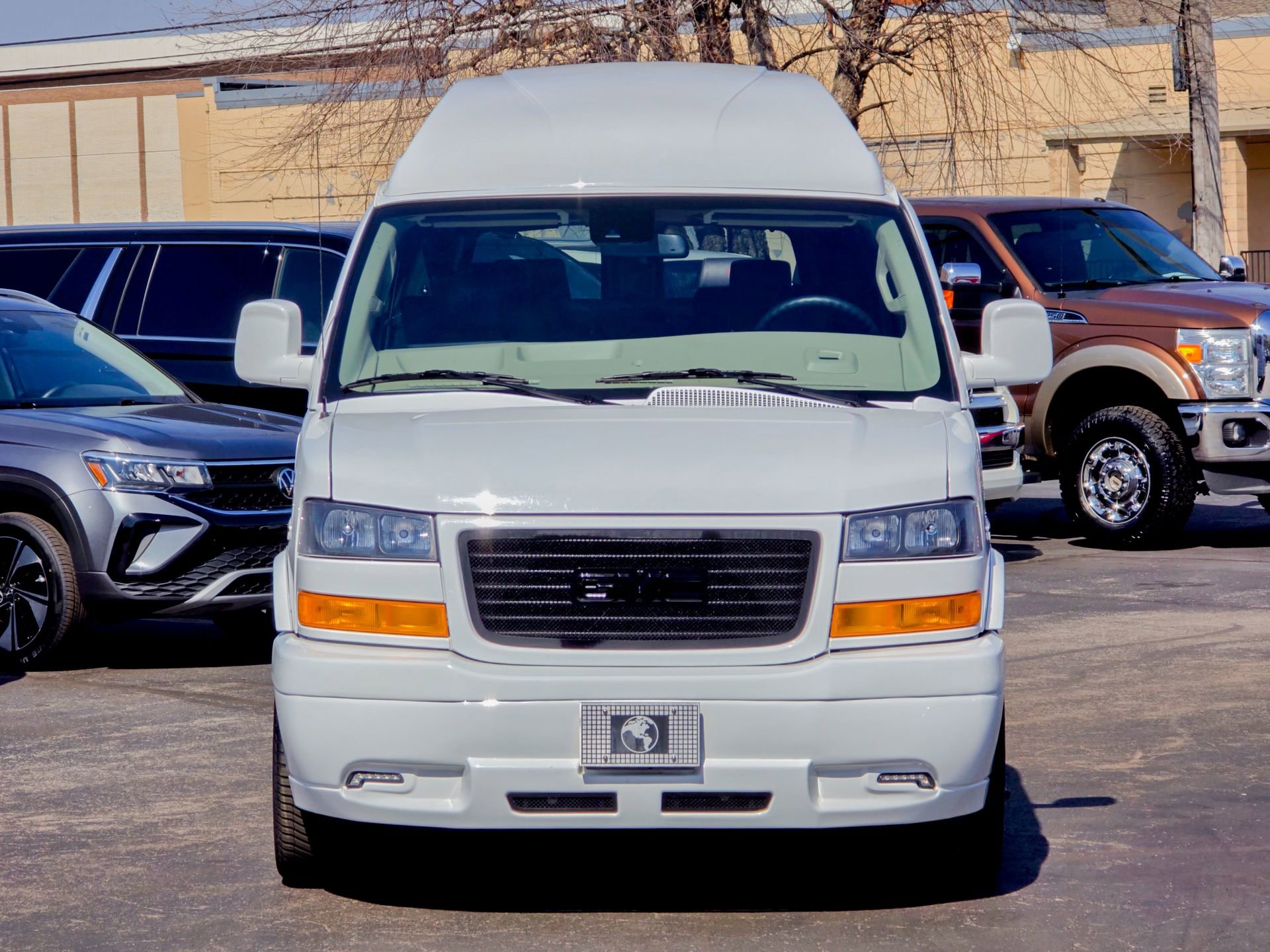 Used 2025 GMC Savana 2500 w/ Driver Convenience Package image 4