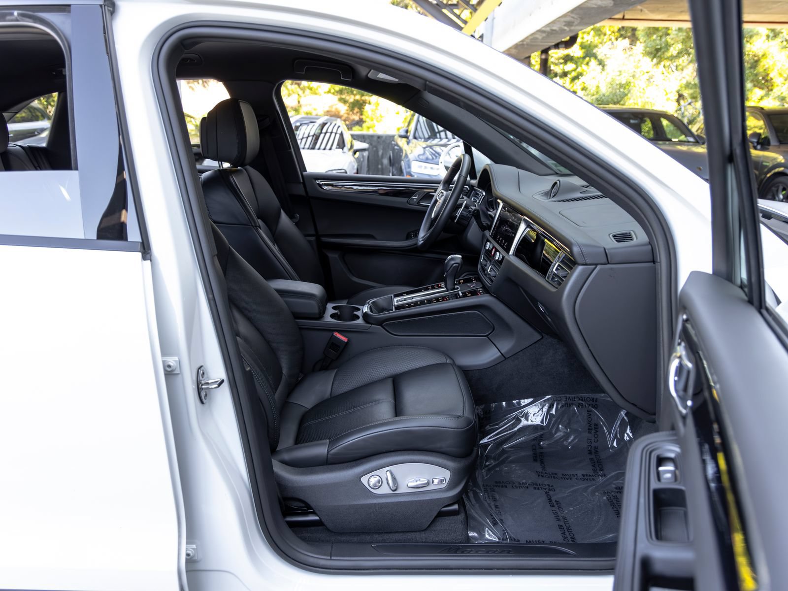Certified 2026 Porsche Macan AWD/4WD image 57