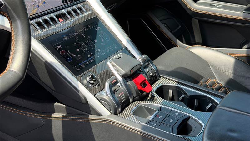 Used 2020 Lamborghini Urus AWD/4WD image 35