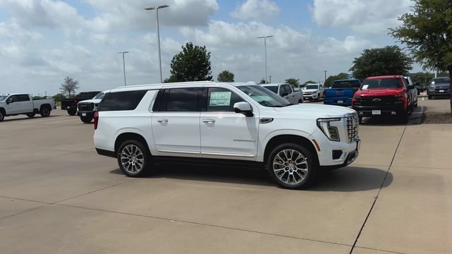 New 2026 GMC Yukon XL Denali w/ Denali Reserve Package AWD/4WD image 3