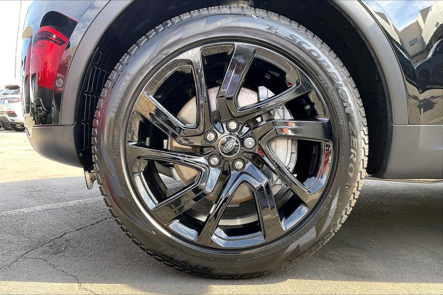 Certified 2025 Land Rover Discovery S AWD/4WD image 10