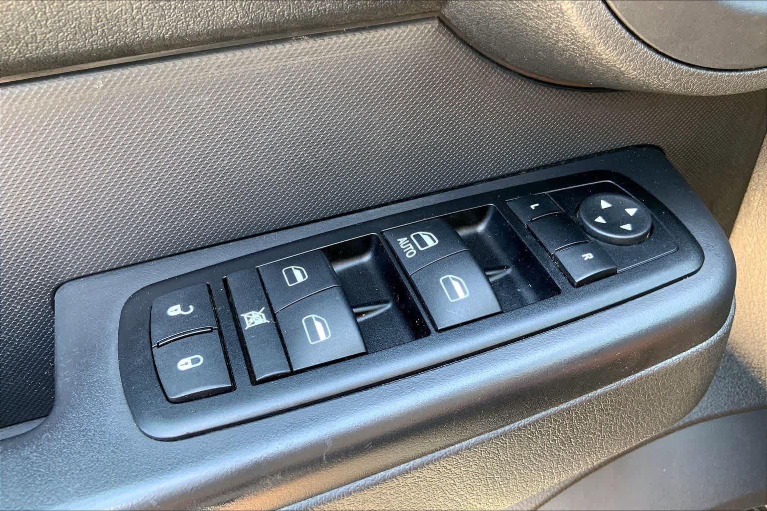 Used 2010 Dodge Nitro SE w/ Popular Equipment Group AWD/4WD image 35
