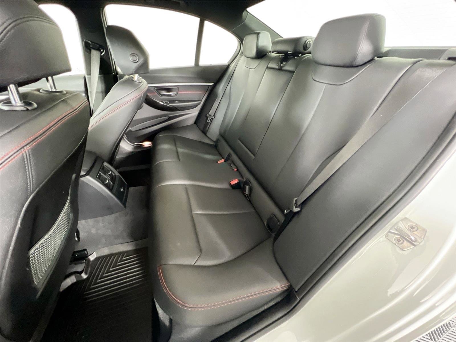 Used 2018 BMW 330i xDrive Sedan w/ Convenience Package image 25