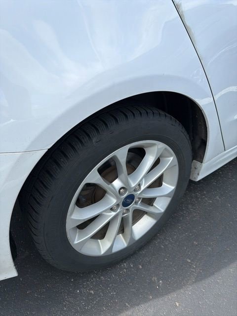 Used 2019 Ford Fusion SE FWD image 12