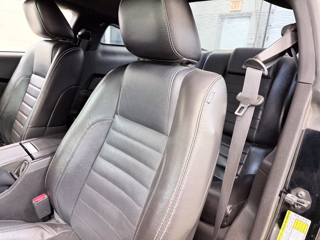 Used 2010 Ford Mustang GT RWD image 18