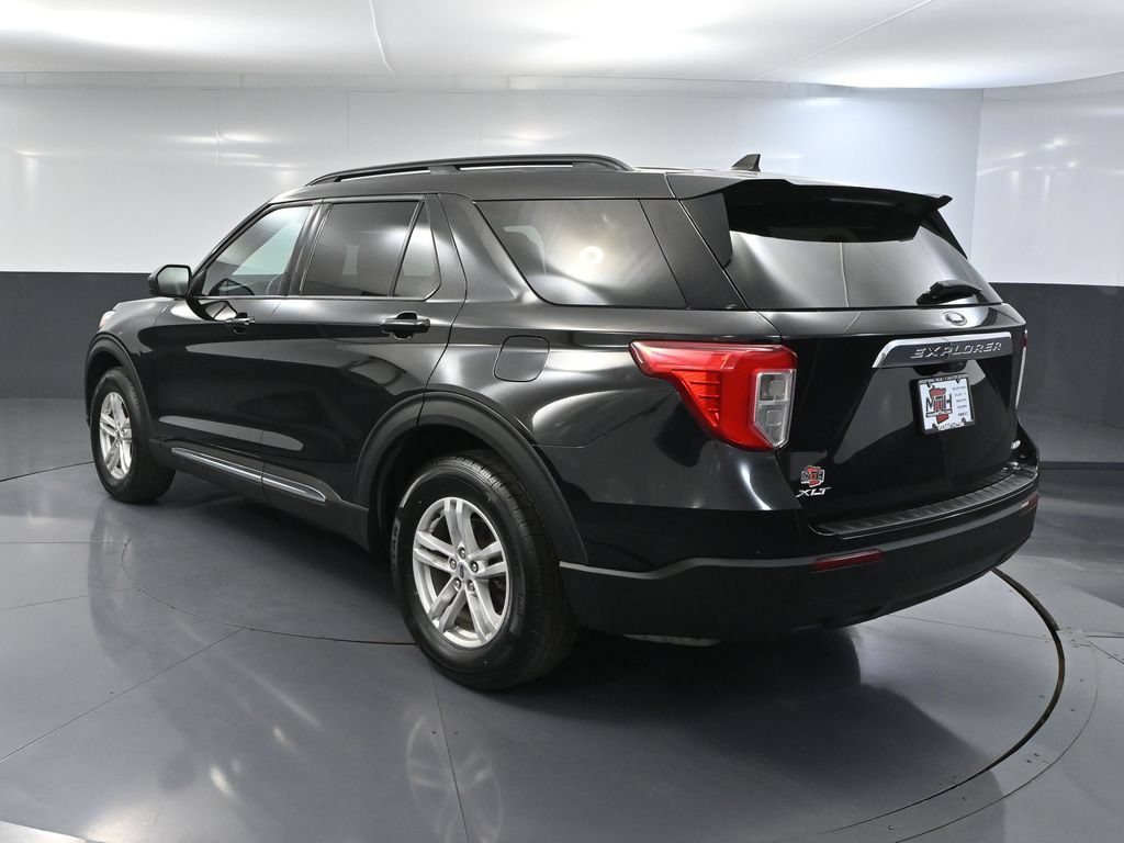 Used 2023 Ford Explorer XLT AWD/4WD image 8