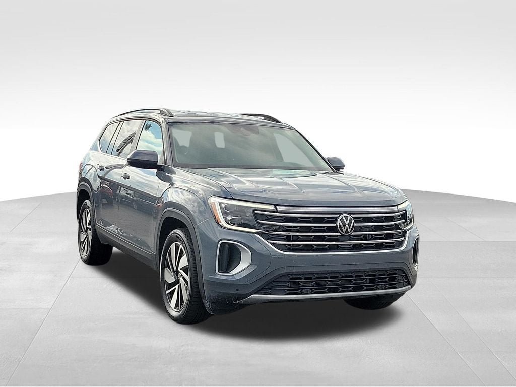Used 2025 Volkswagen Atlas SE AWD/4WD image 1