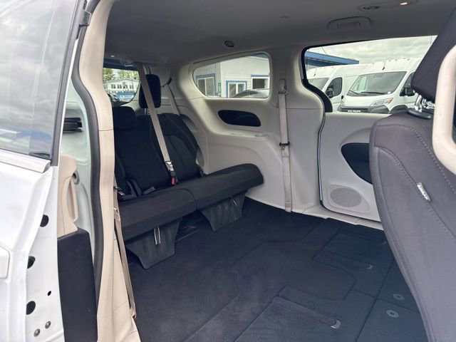 Used 2023 Chrysler Voyager LX FWD image 11