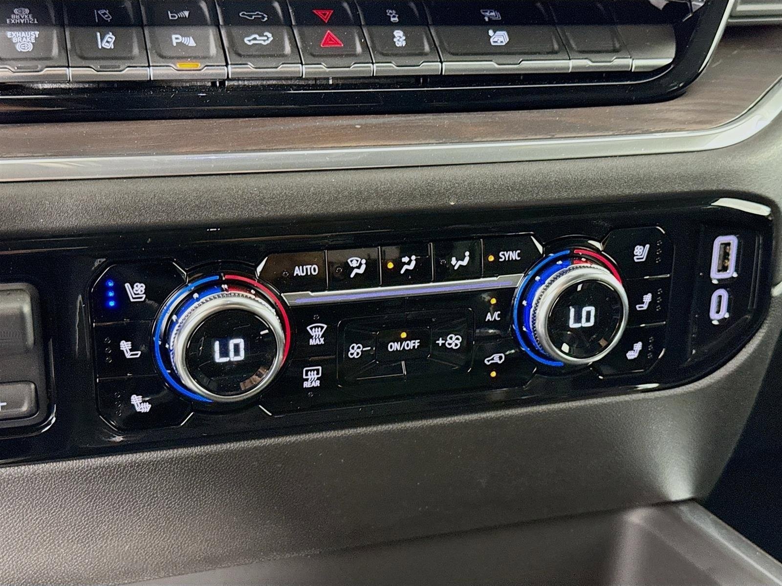 Certified 2025 GMC Sierra 2500 SLT w/ SLT Premium Package image 17