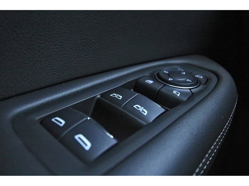 New 2025 Cadillac XT6 Luxury AWD/4WD image 16