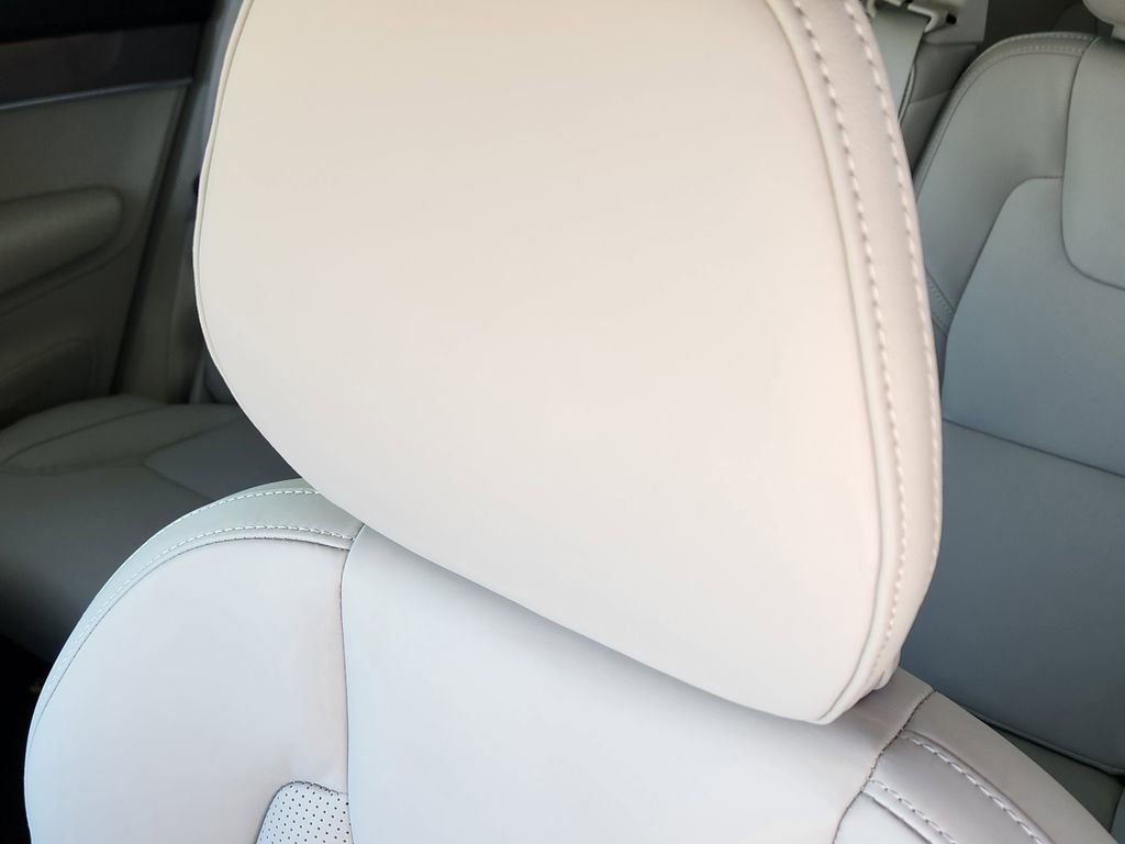 New 2026 Volvo XC90 T8 Ultra w/ Protection Package Premier image 6