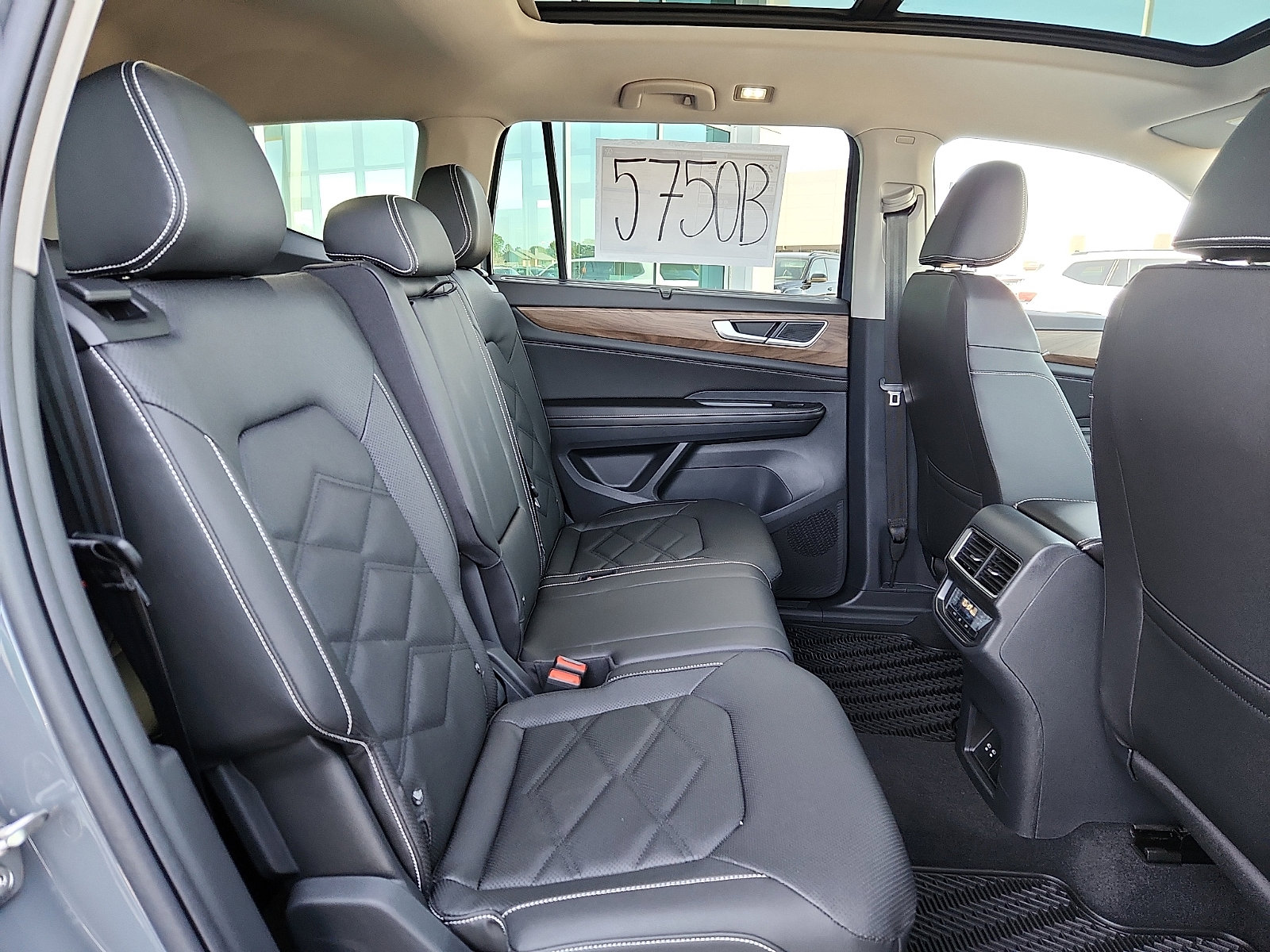 New 2026 Volkswagen Atlas SE image 14