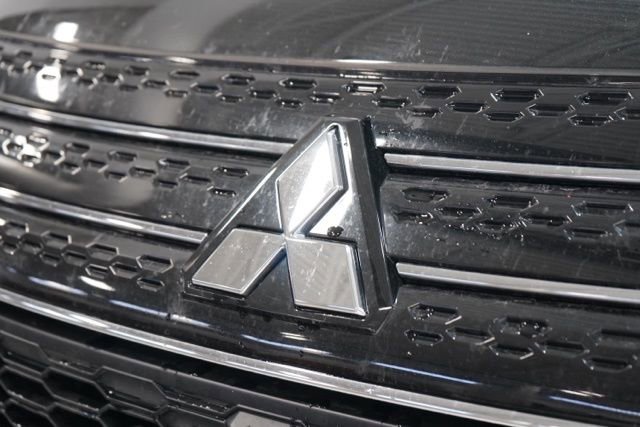 Used 2024 Mitsubishi Outlander SE image 11