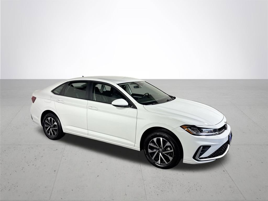 Used 2025 Volkswagen Jetta S image 4