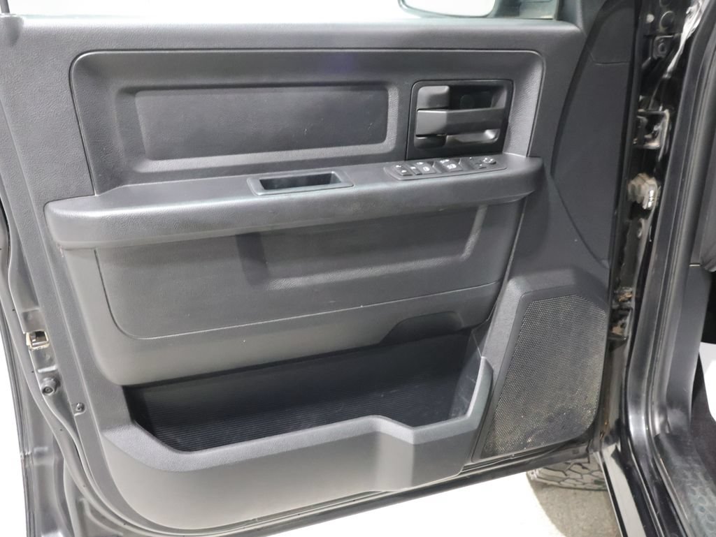 Used 2016 RAM 1500 Express w/ Black Ram 1500 Express Group AWD/4WD image 13