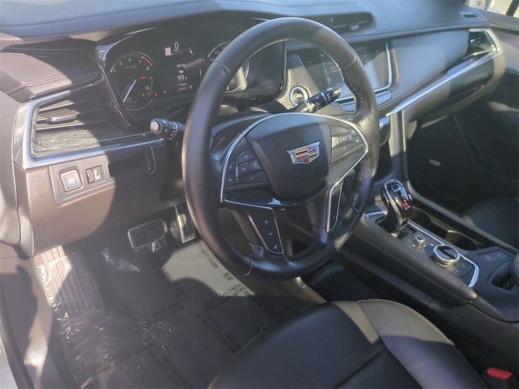 Used 2022 Cadillac XT5 Premium Luxury w/ LPO, ONYX Package image 10