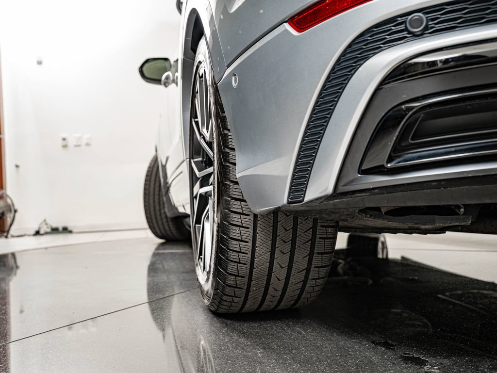 Used 2019 Audi Q8 Prestige AWD/4WD image 45