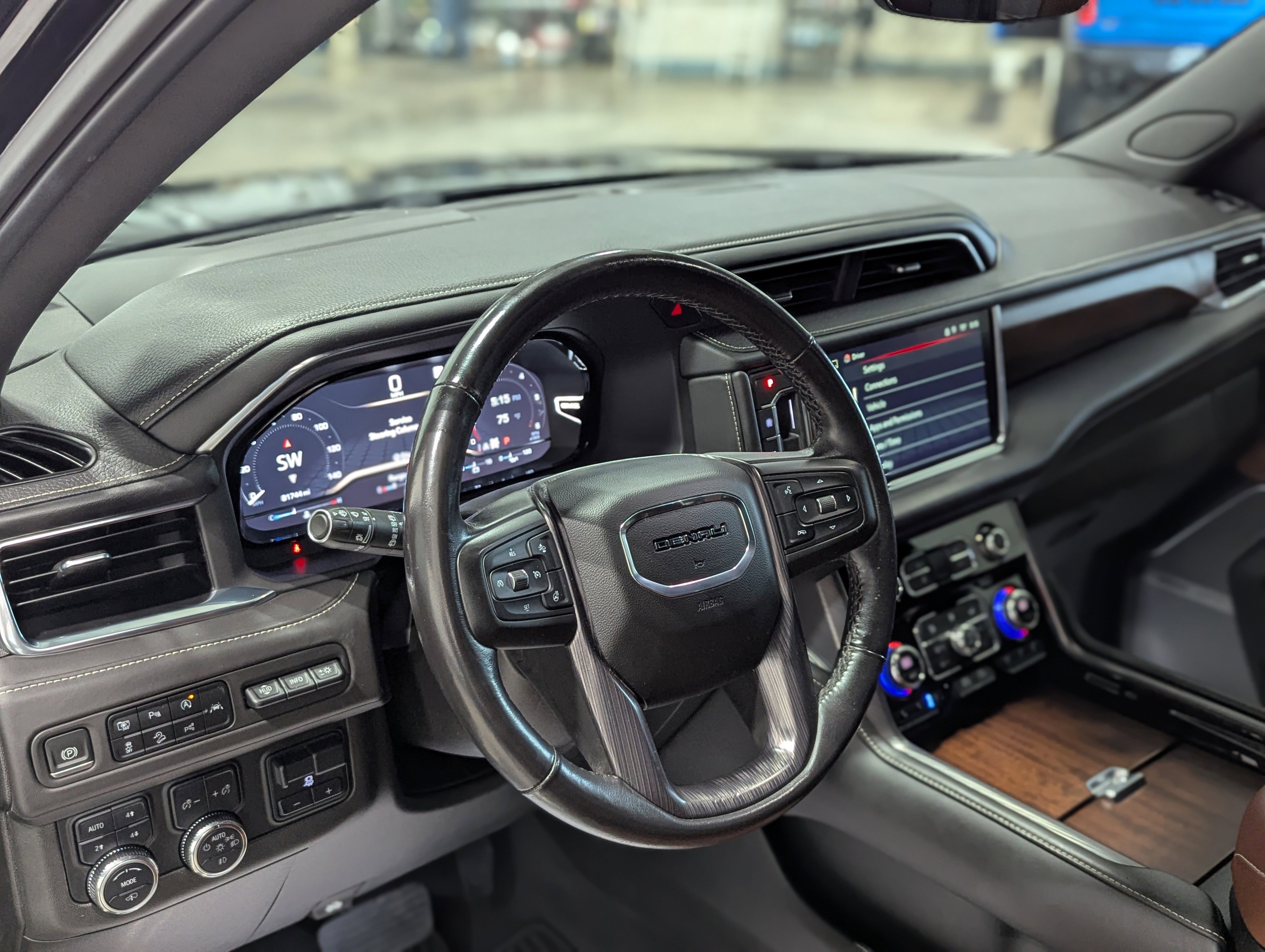 Used 2023 GMC Yukon Denali Ultimate image 13