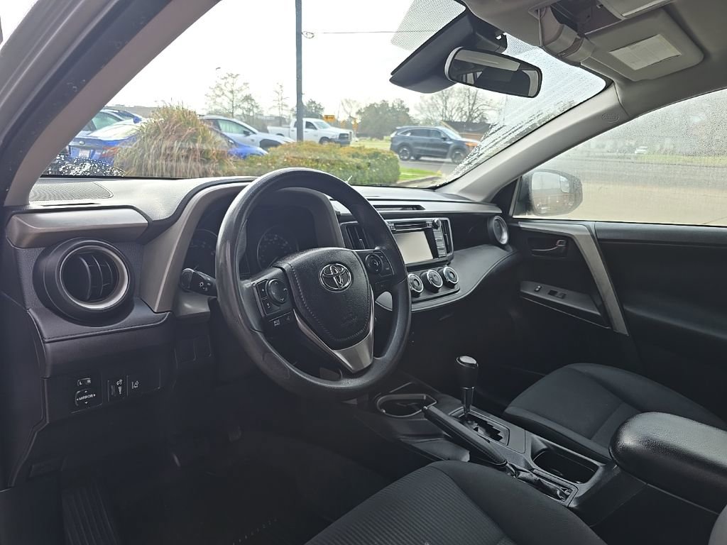 Used 2017 Toyota RAV4 LE image 6