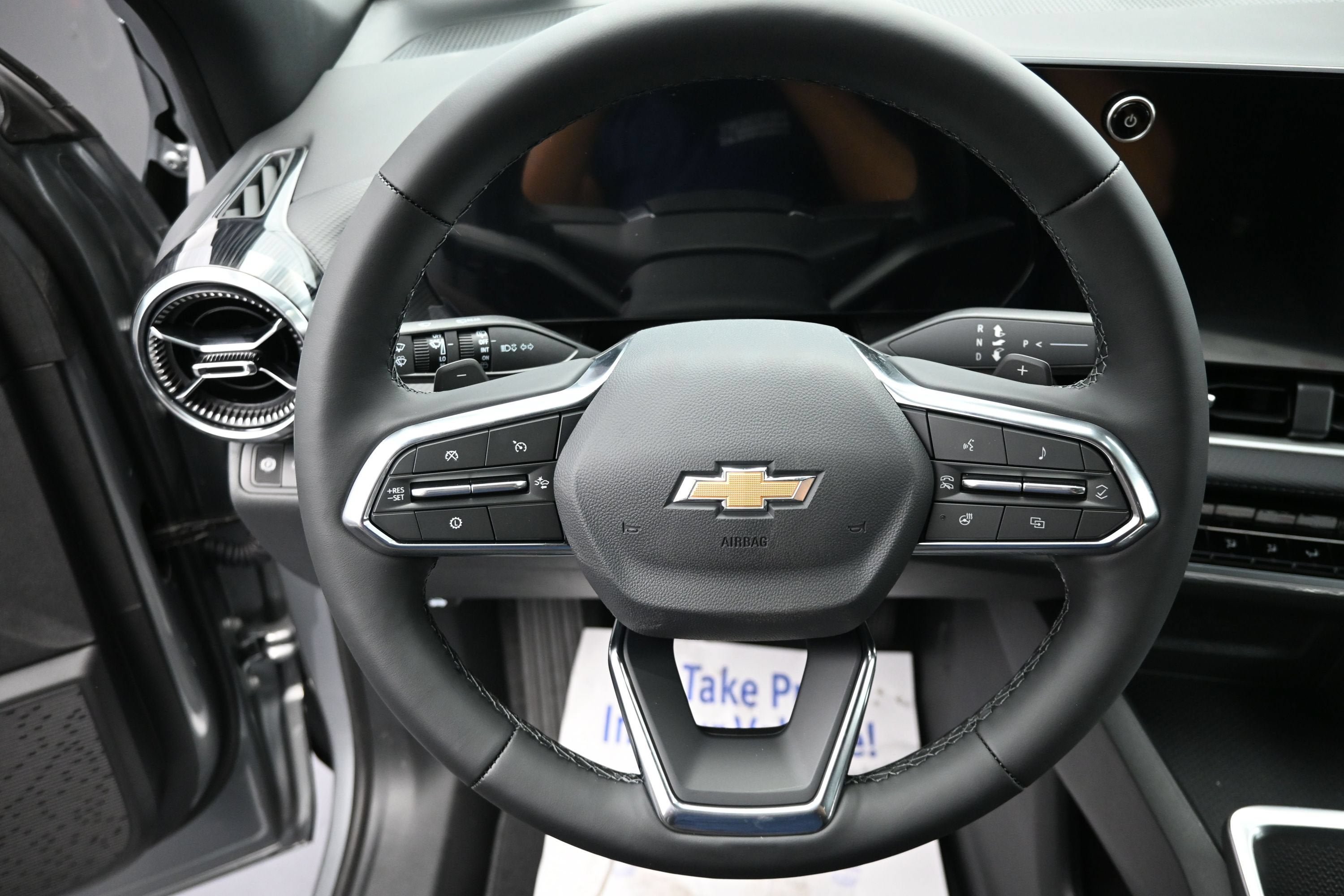 New 2027 Chevrolet Equinox LT w/ Convenience Package II FWD image 12