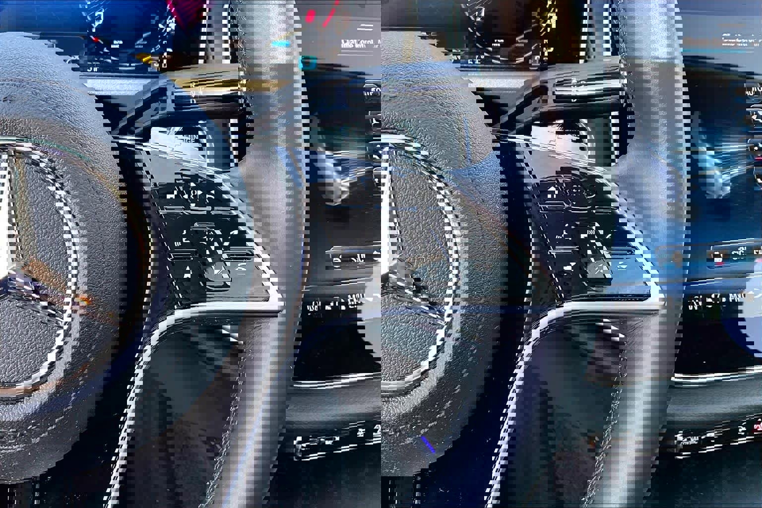 Used 2024 Mercedes-Benz E 350 4MATIC Sedan image 25