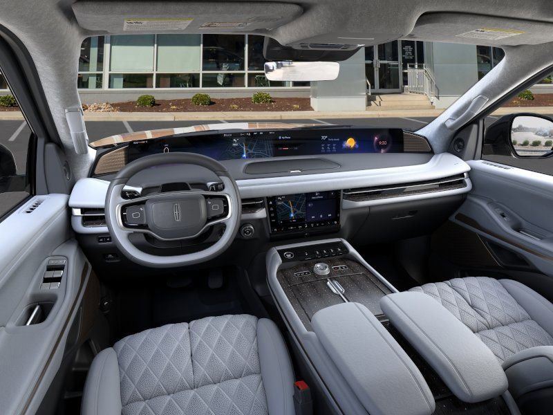 New 2026 Lincoln Navigator L Black Label AWD/4WD image 9