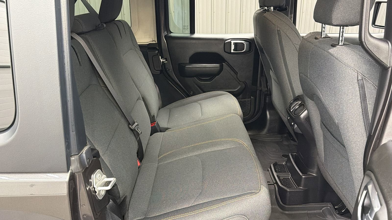 Used 2024 Jeep Wrangler Unlimited image 36