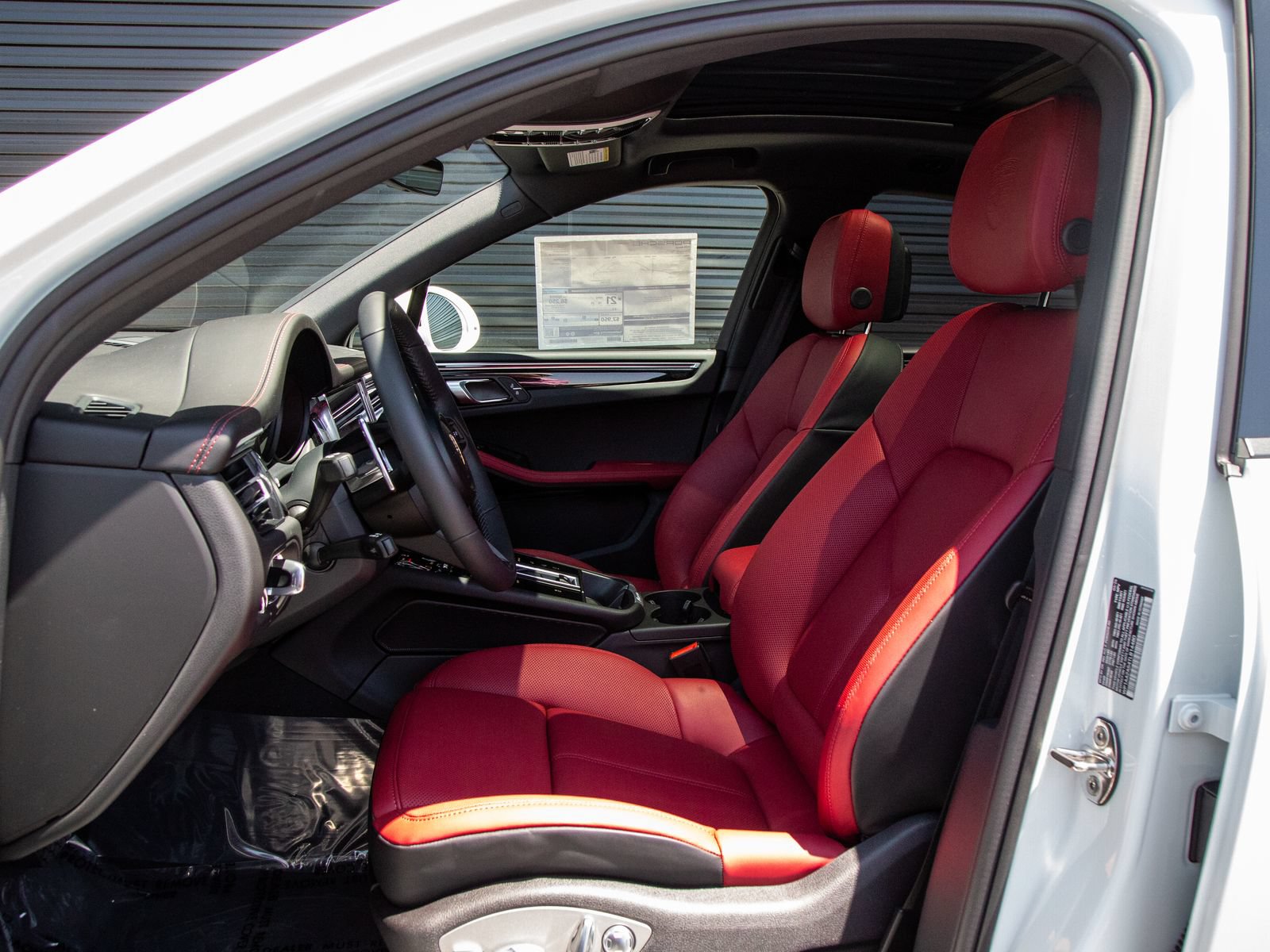 New 2026 Porsche Macan AWD/4WD image 5