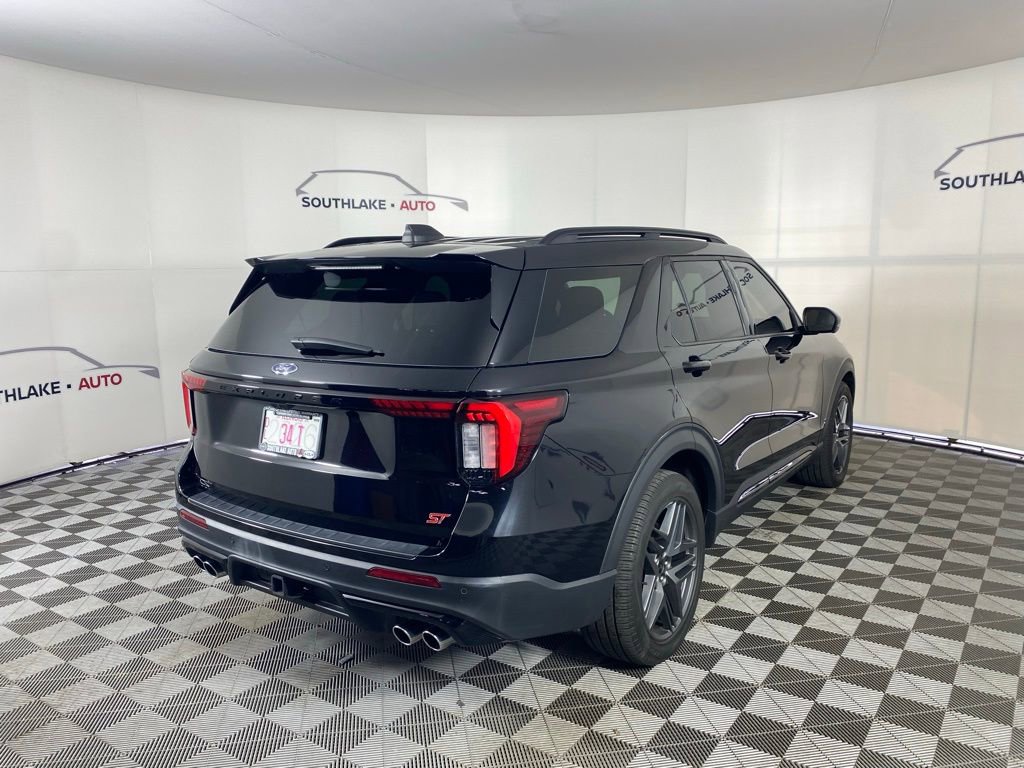 Used 2025 Ford Explorer ST image 8